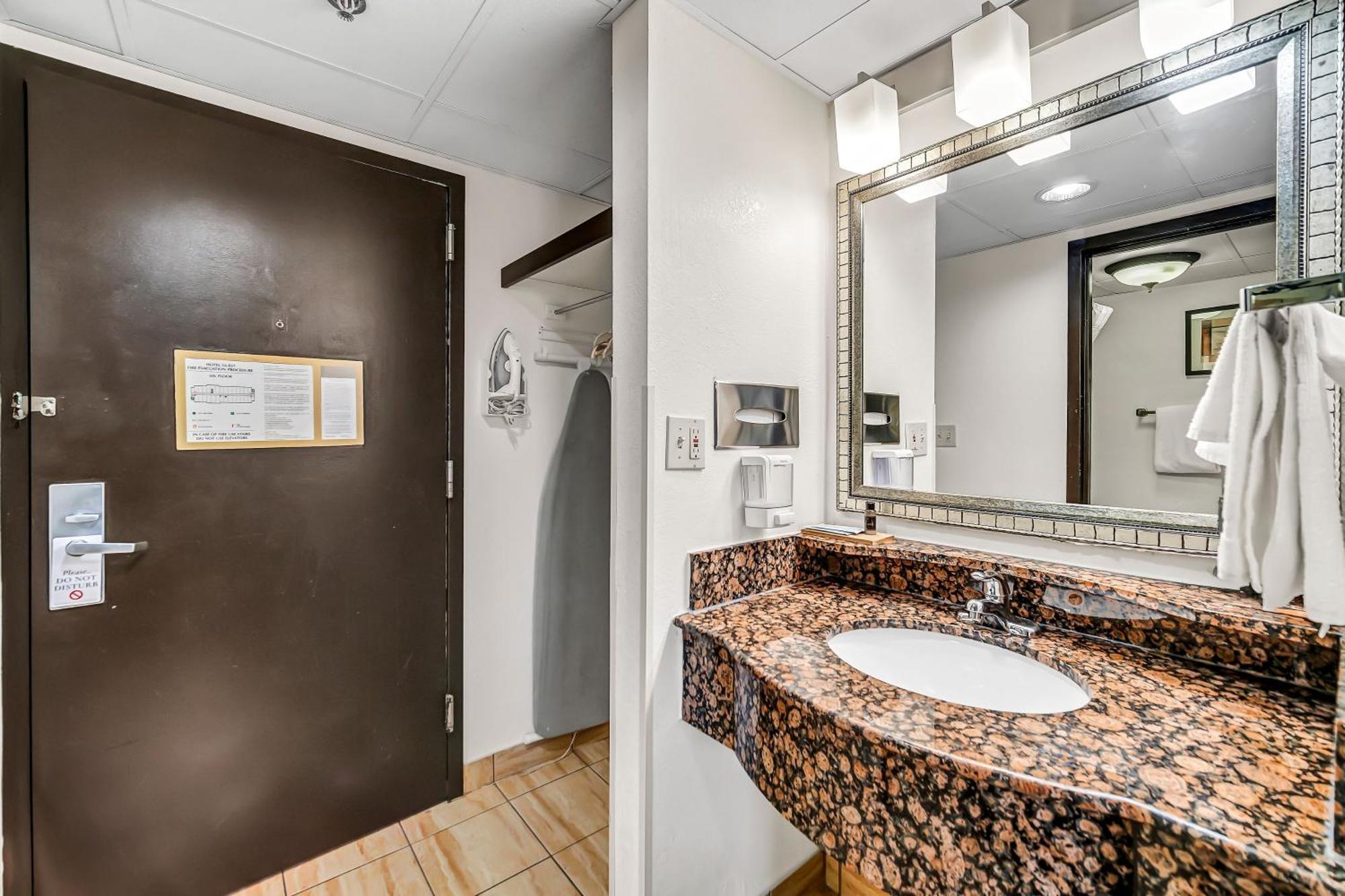 Radisson Hotel שאומבורג מראה חיצוני תמונה